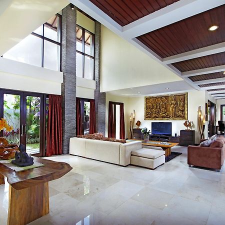 The Bale Tokek Villa Kuta  Exterior photo