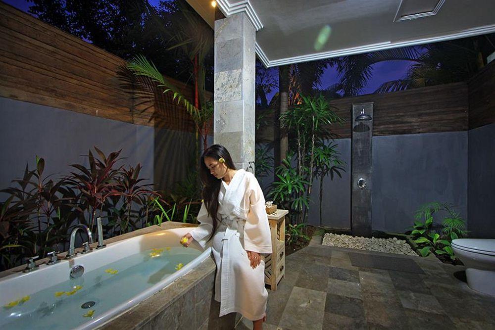 The Bale Tokek Villa Kuta  Exterior photo
